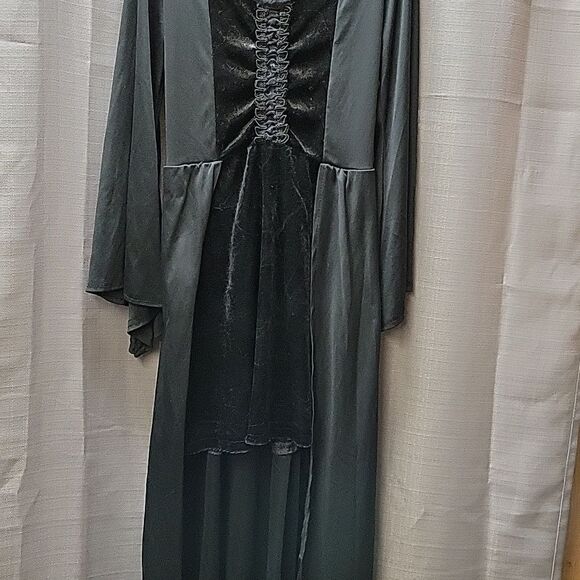 Childs wicked witch of the West/wizard of oz, costume sz 7-9 with cape and hat - Picture 5 of 7